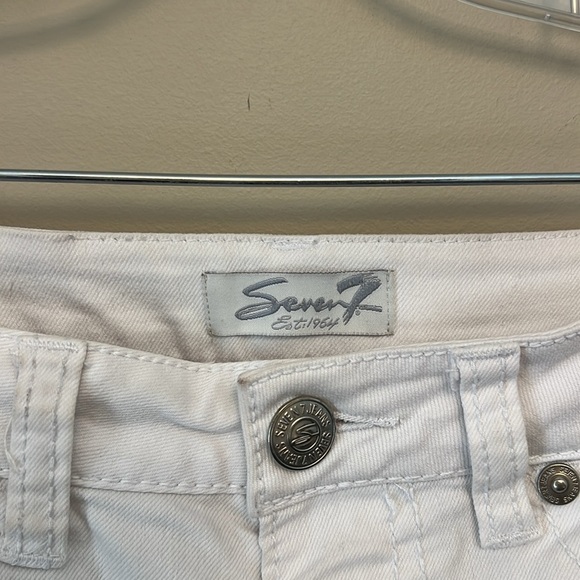 Seven7 Women's White Denim Shorts size 8 - Picture 3 of 8